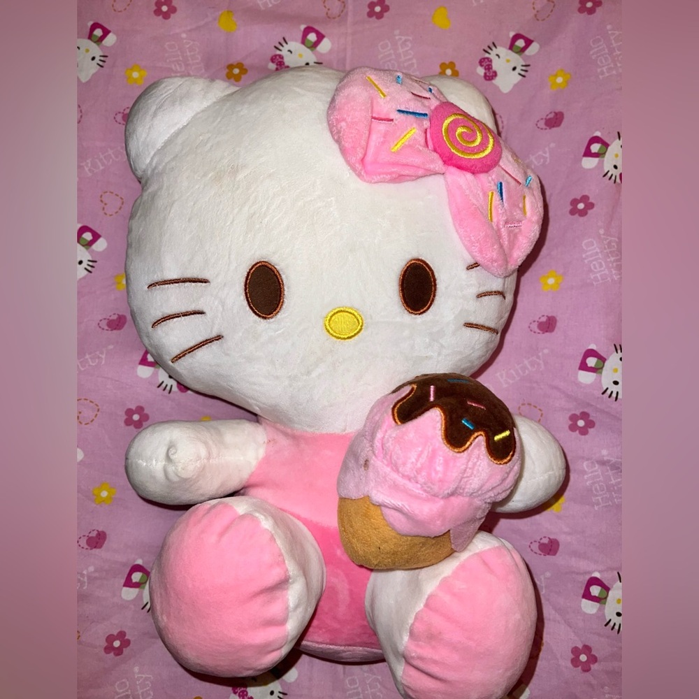 Hello Kity Pink Plush with Cupcake and Sprinkles Plush 15" Stuffed Animal